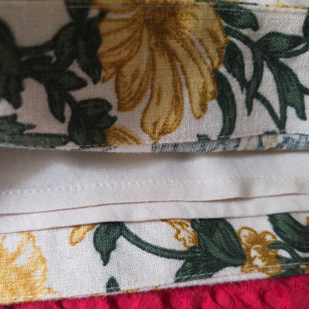 Abercrombie & Fitch Floral Women Shorts - Green and Yellow - Picture 4 of 5